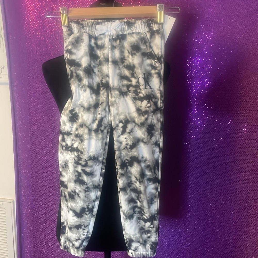 Calvin Klein Jeans 2 piece set - Picture 6 of 10